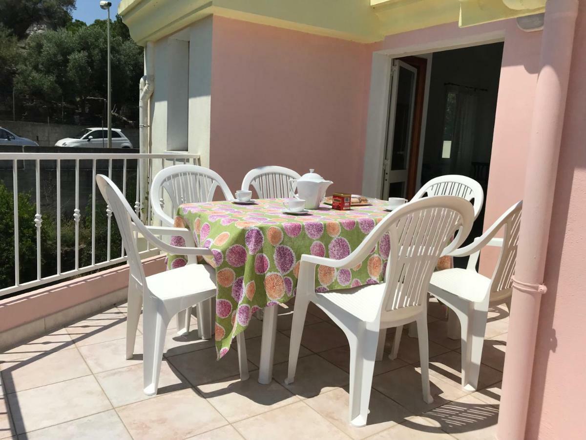 Casa Rosa Lägenhet Cala Gonone Exteriör bild